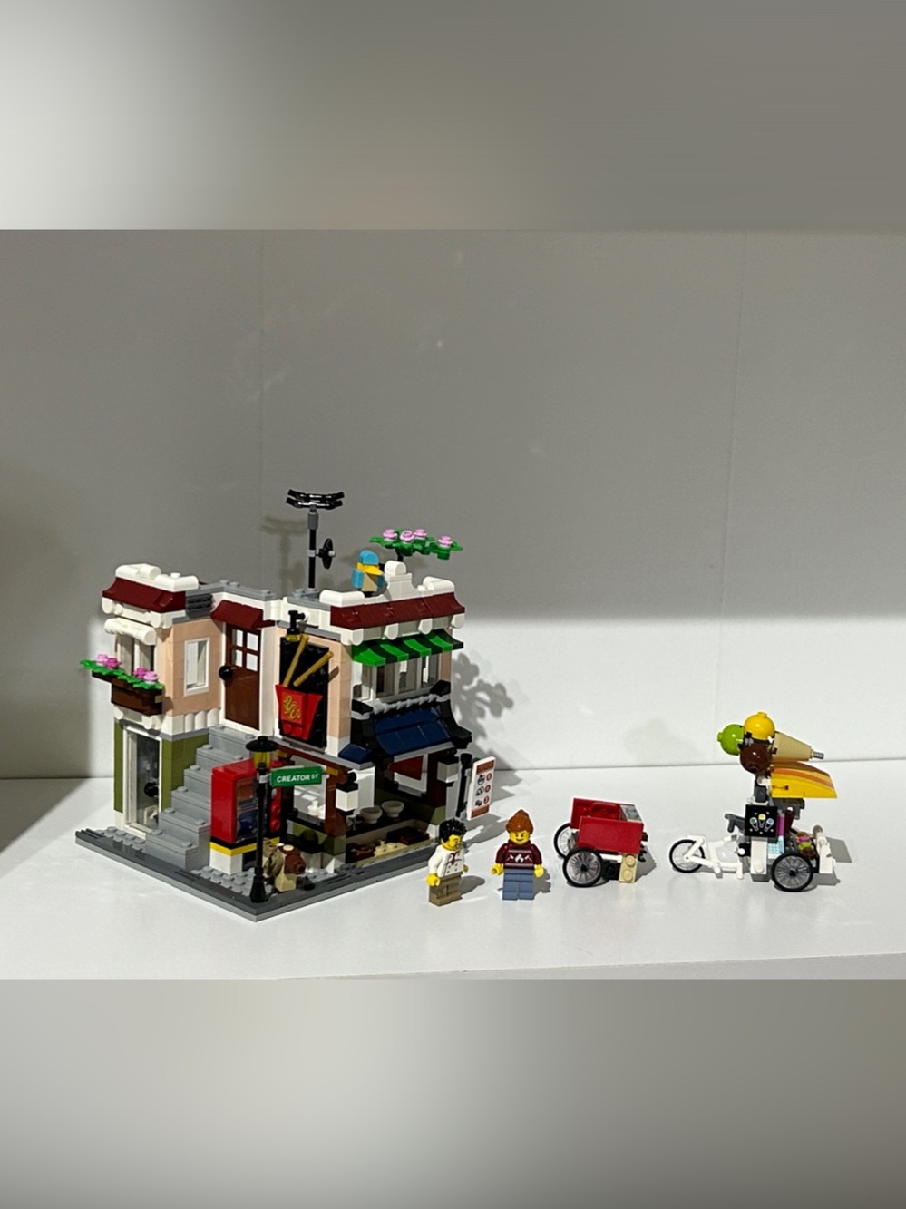 LEGO Downtown Noodle Shop 31131 Building Set Multicolor